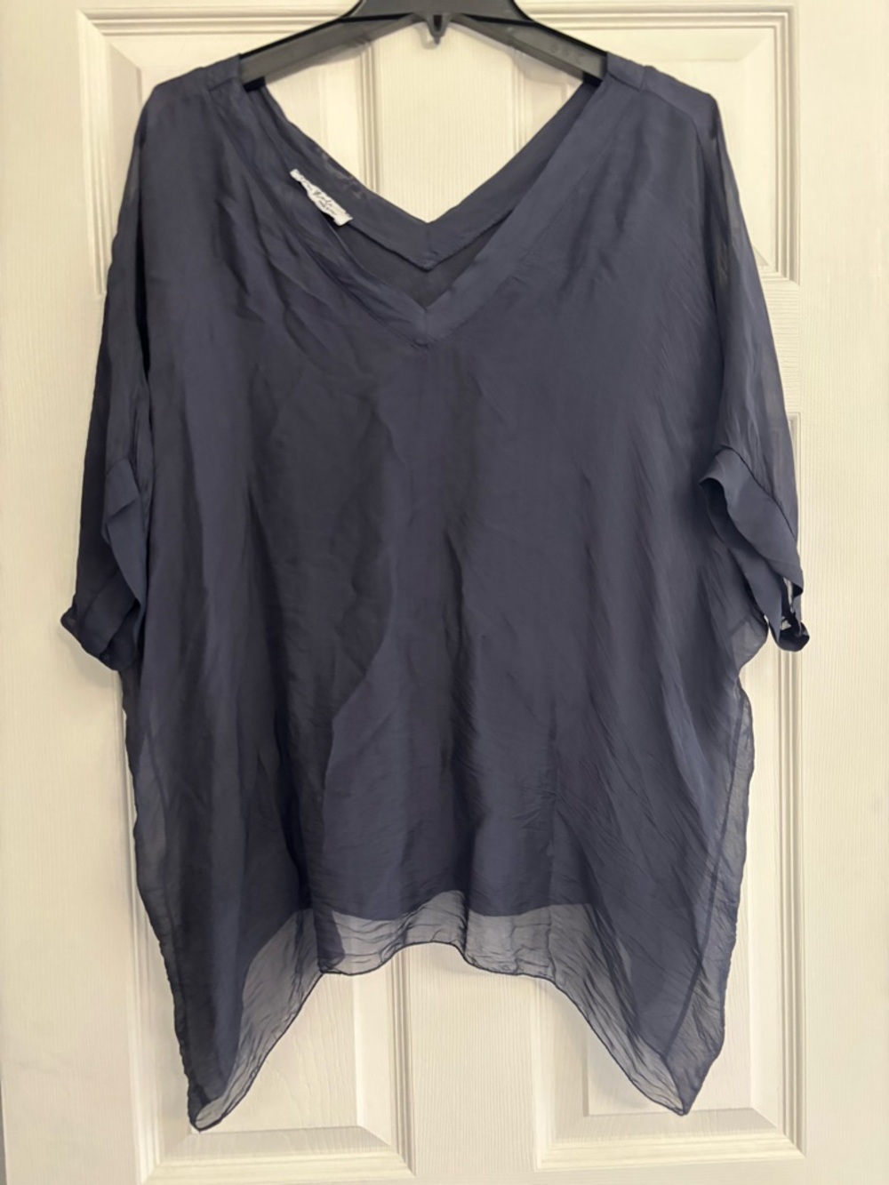 Relaxed V-Neck Lightweight Women's Top in Gray